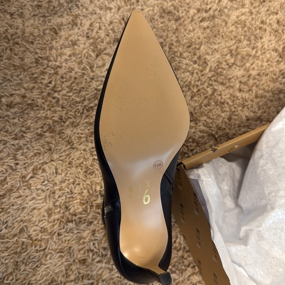 Used- Mix No. 6 Lallani Bootie 9.5
Worn Once
Good Condition - Picture 5 of 5